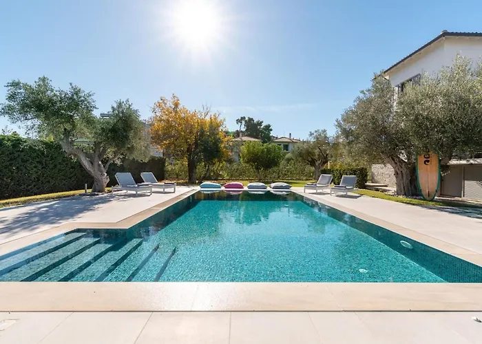 Villa White House | *