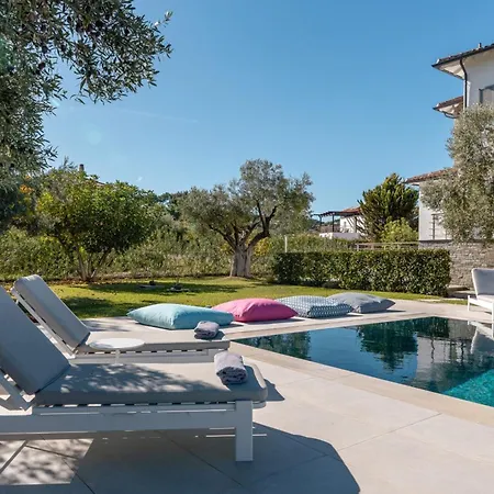 Vila White House | Pefkochori