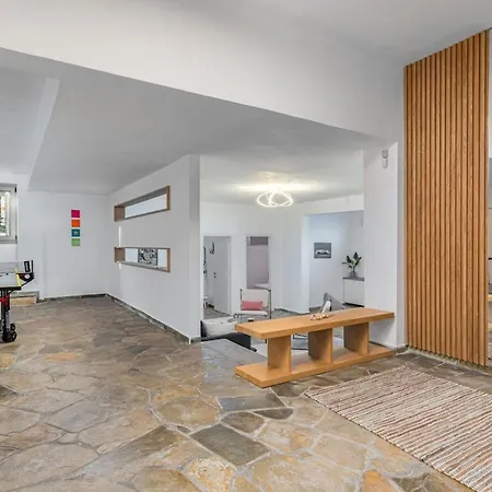 Vila White House | Pefkochori