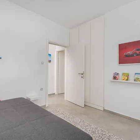 White House | Villa *