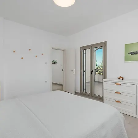 White House | Pefkochori