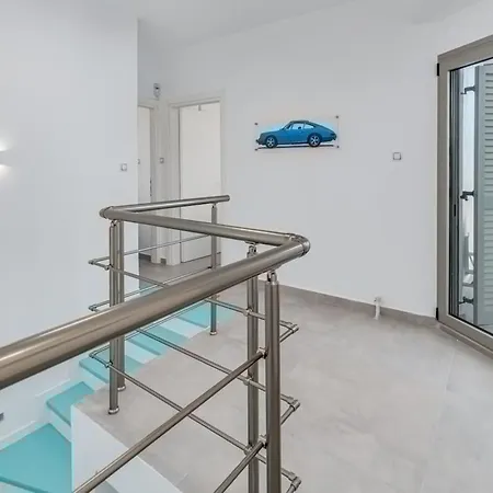 White House | * Pefkochori