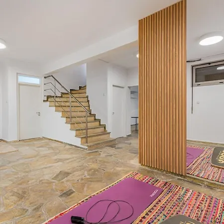 White House | Villa *