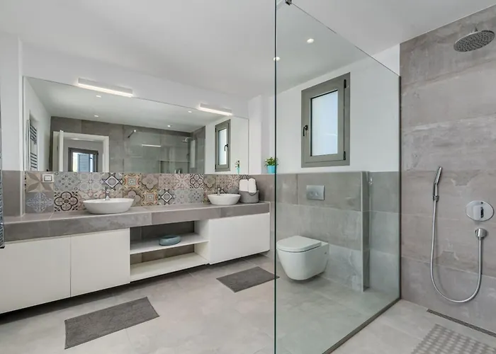 White House | Pefkochori